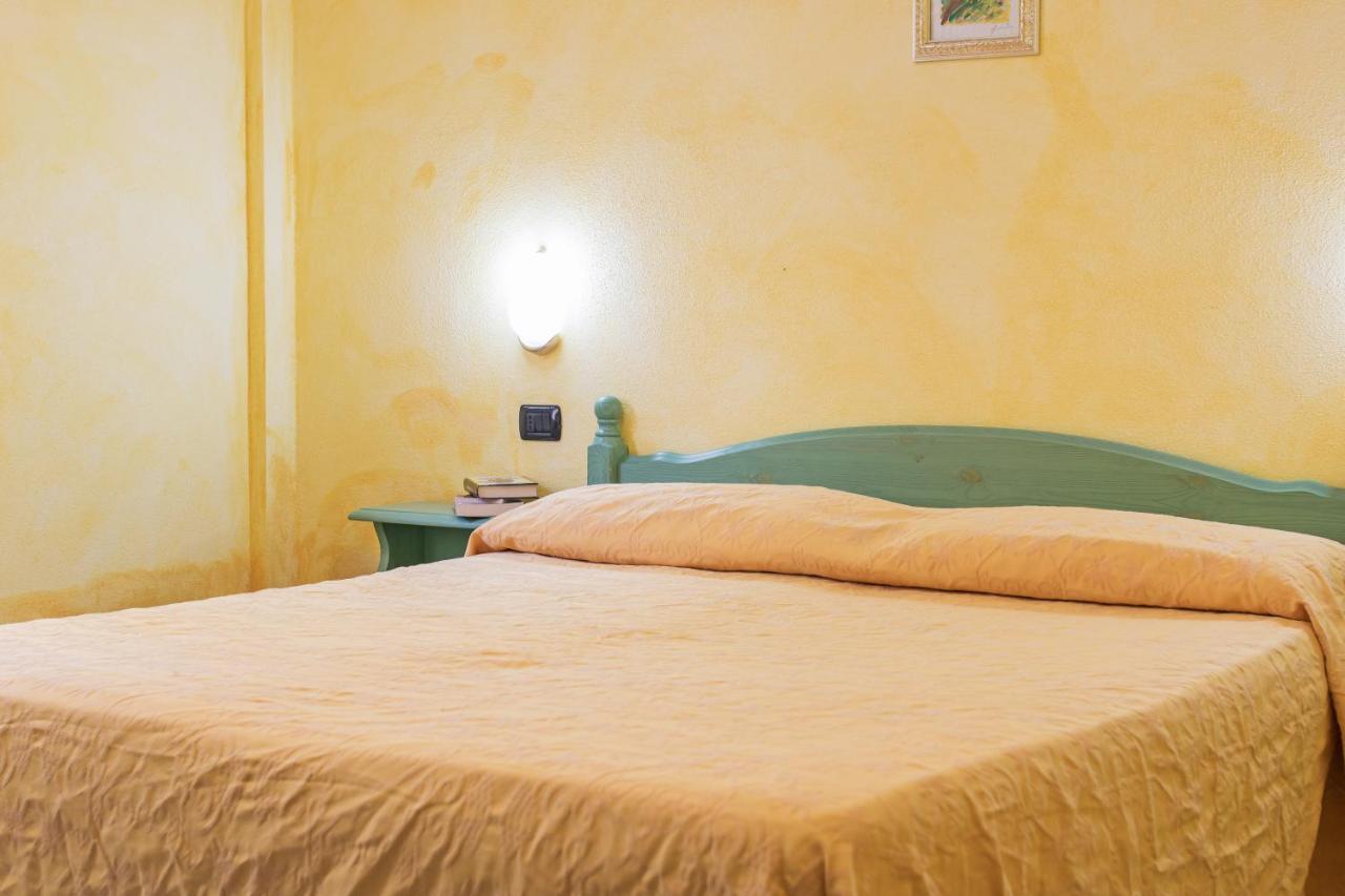 Residenza Gli Ontani Ξενοδοχείο Orosei Εξωτερικό φωτογραφία
