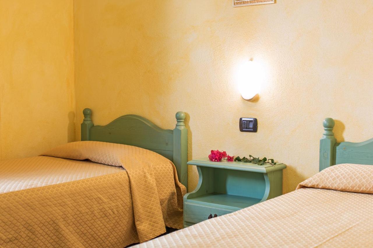 Residenza Gli Ontani Ξενοδοχείο Orosei Εξωτερικό φωτογραφία