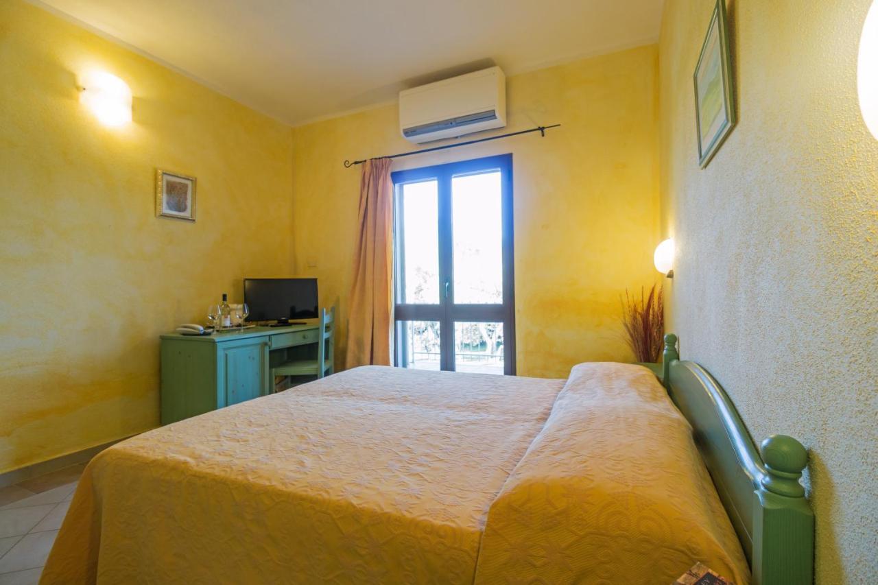 Residenza Gli Ontani Ξενοδοχείο Orosei Εξωτερικό φωτογραφία